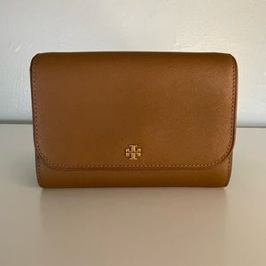 Tory Burch Moose Emerson Chain Wallet.